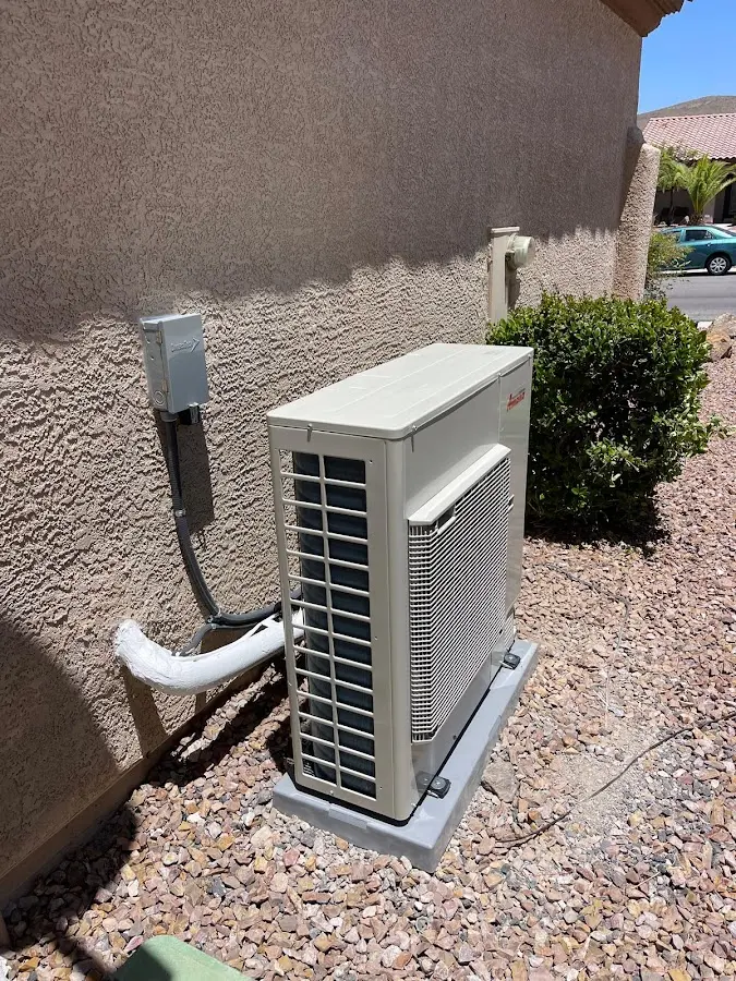 Residential air conditioning condenser unit in Normal